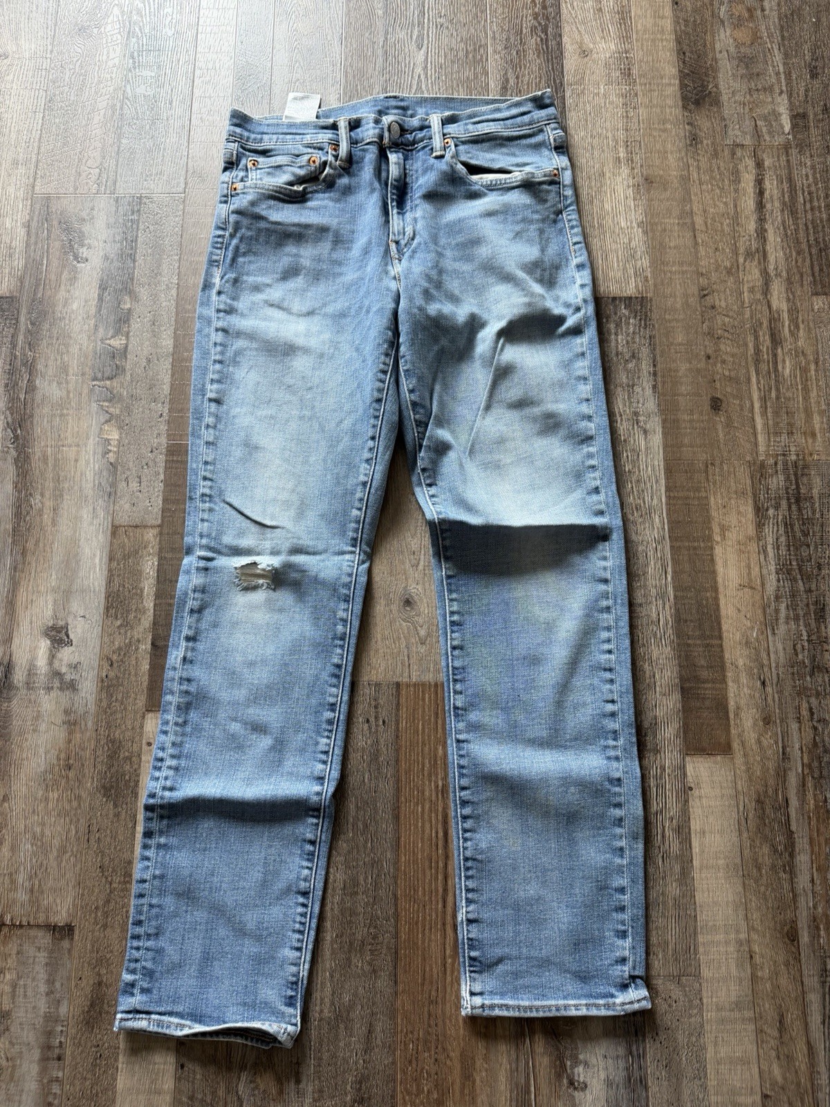 Men’s 32×32 Levi’s 511 Jeans Light Blue (Hole In Right Knee)