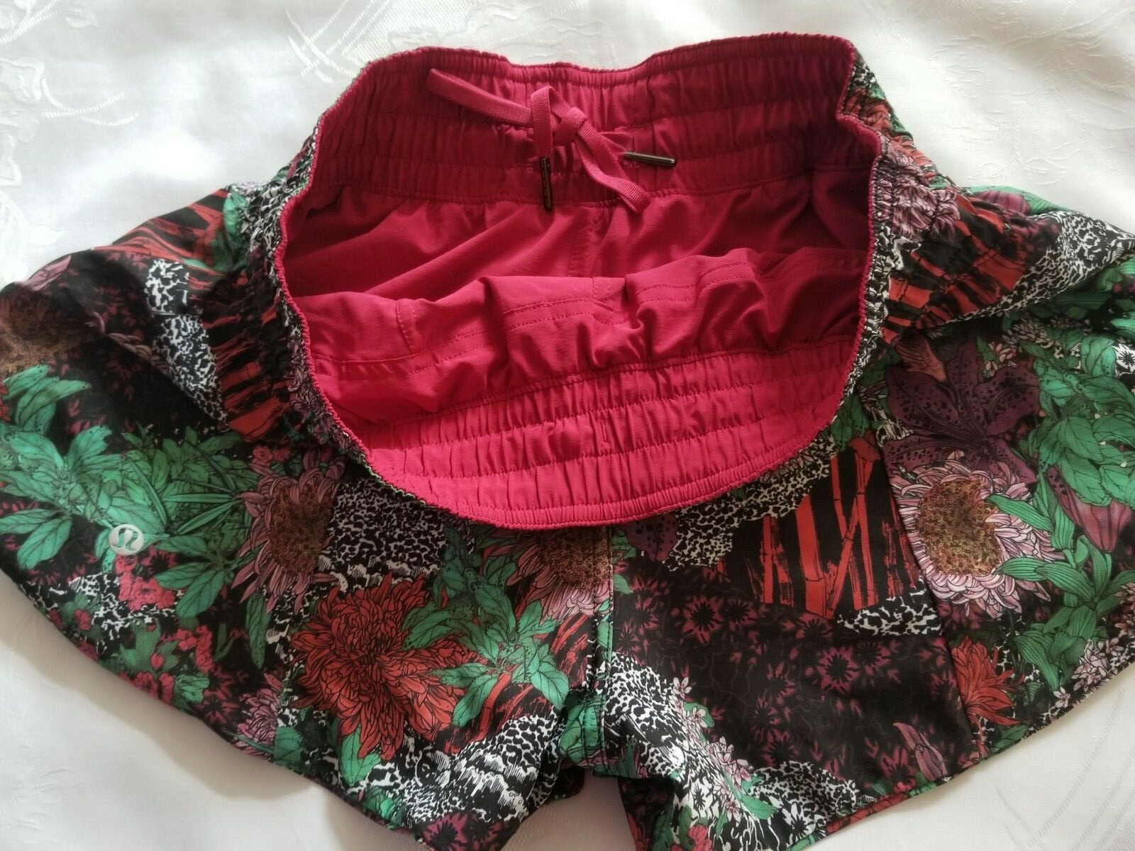 Lululemon Choose a Side Reversible Shorts Size 6 Burgundy/Multi- Color