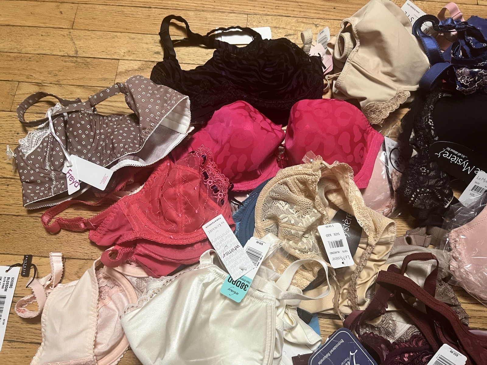 LOT OF 20 NEW NAME BRAND ASSORTED BRA’S NWT Whimsy, Lunaire, Fantasies Etc