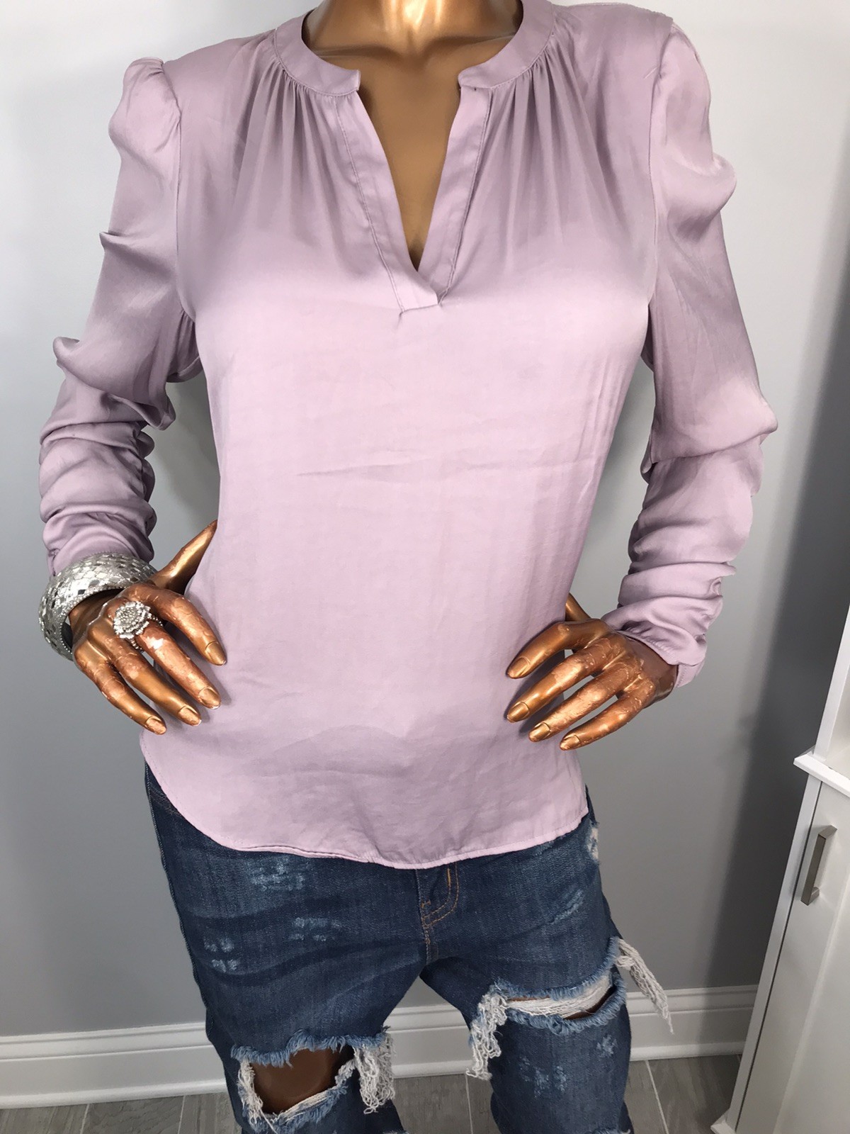 Philosophy M Top NWT $58 Lavander Low V Cut Soft Easywear Blouse Long Slv LiteWt