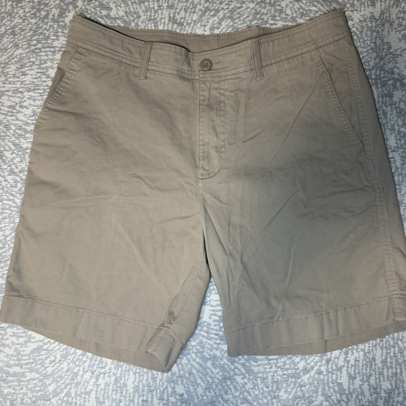 Roundtree & Yorke Khaki Chino Shorts Men’s 34×7 Cuffed