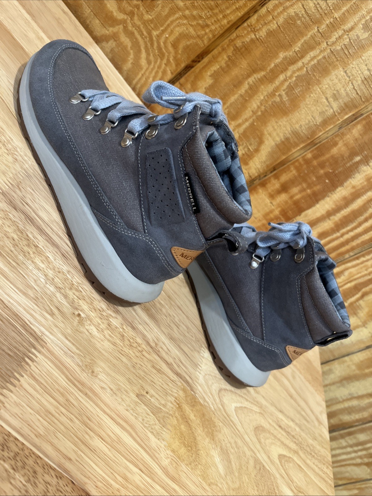 Merrell Ashford Classic Chukka Shoes Women’s Size 9 Blue Suede Textile Boots