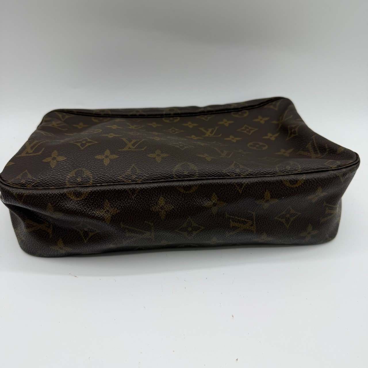Auth Louis Vuitton Monogram Trousse Toilette 28 M47522 Clutch Bag　（E149）