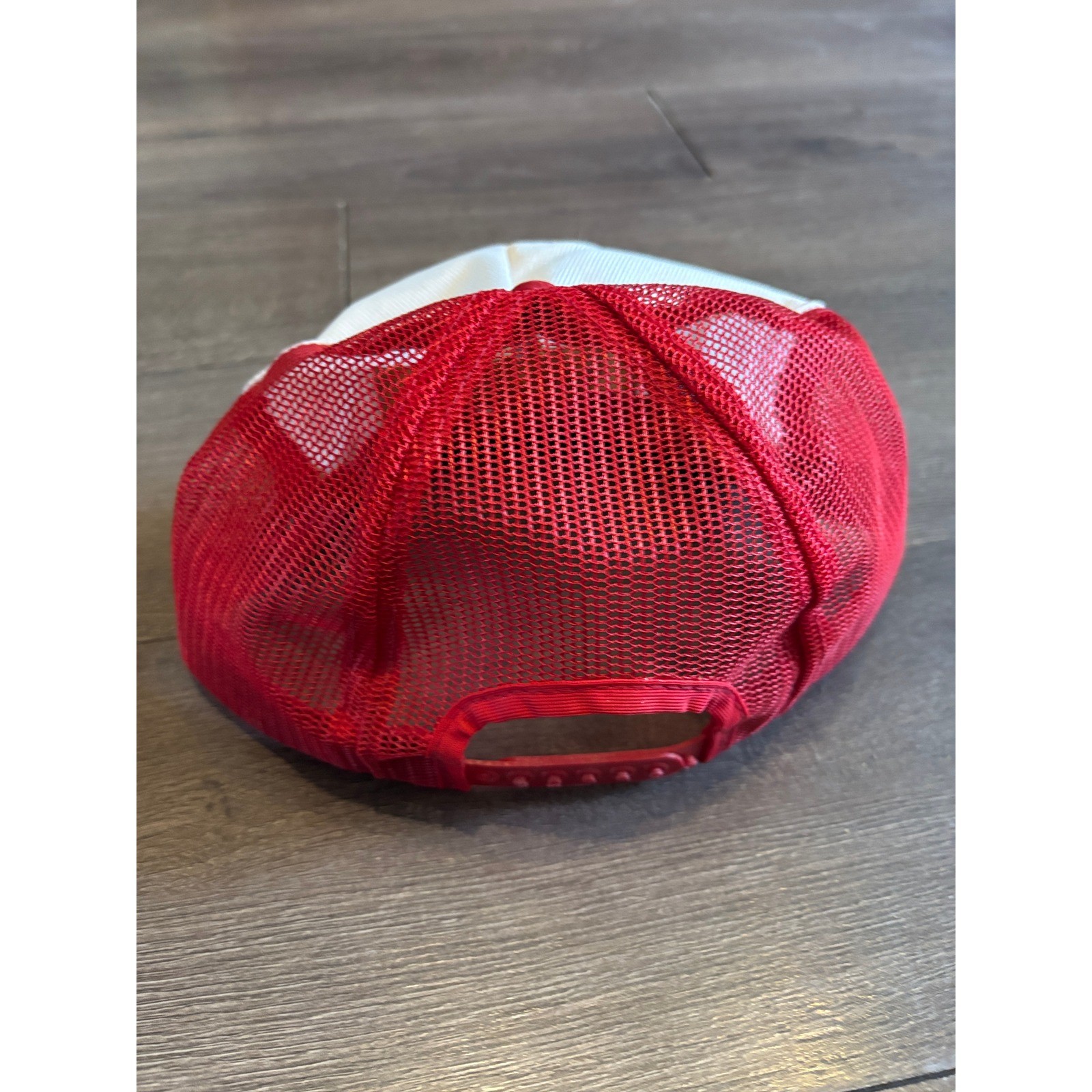 Vintage UNO Card Game Trucker Hat Snapback Red White Louisville Mfg Co Mesh Cap