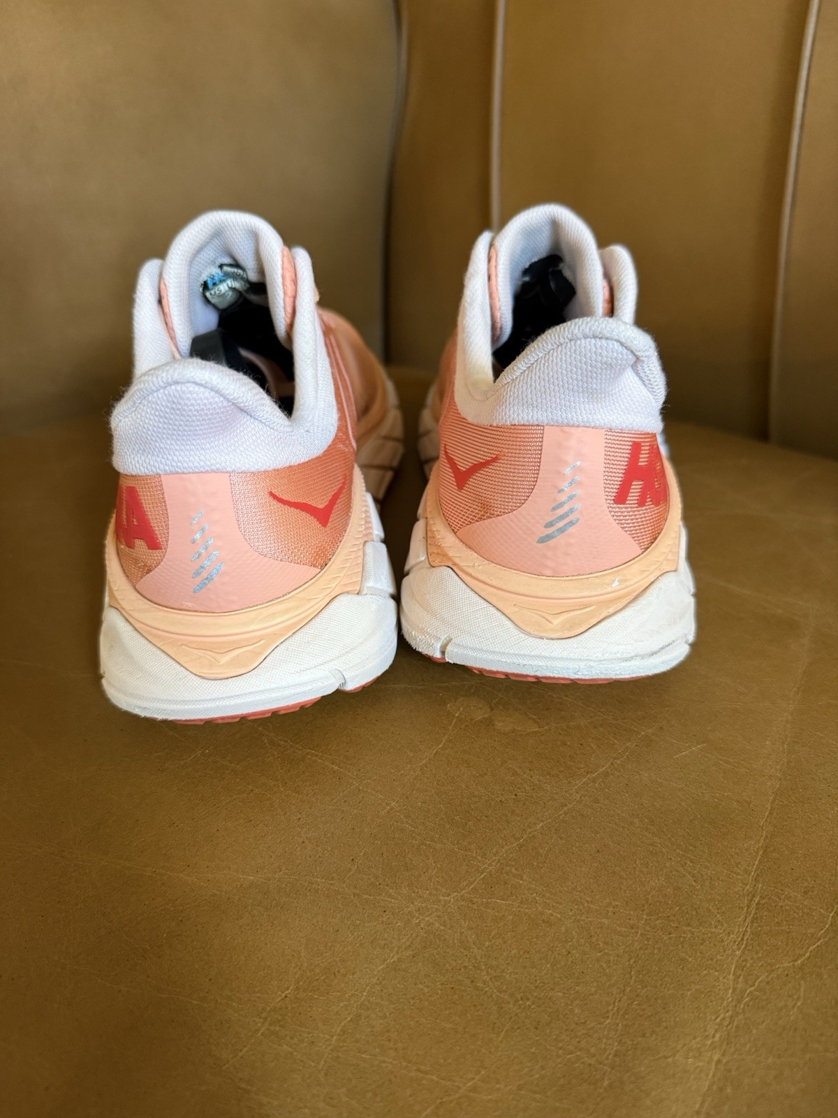 HOKA Arahi 5 Women’s Size 8.5B Pink Coral Running Shoes Sneakers 1115012 EUC