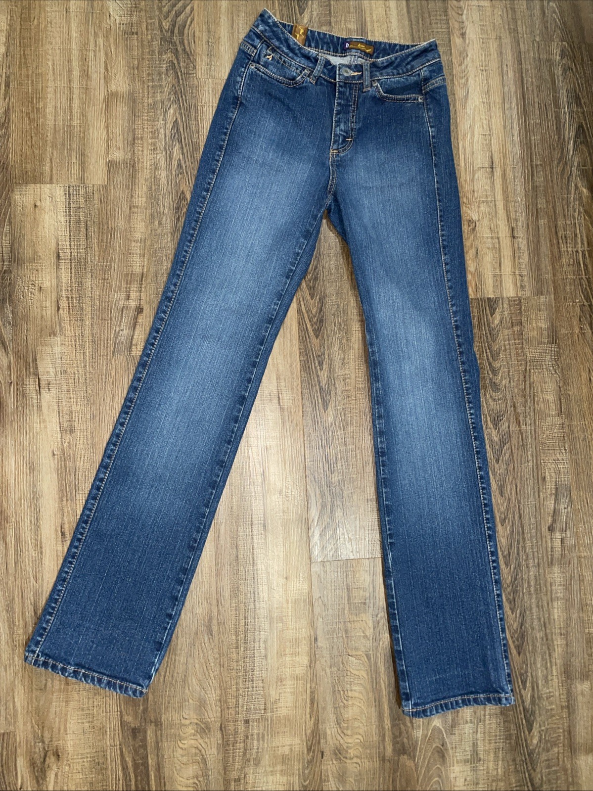 Wrangler AURA Women’s Jeans Size 0 Long 24″ x 33.5″ Long 99% Cotton 1% Spandex