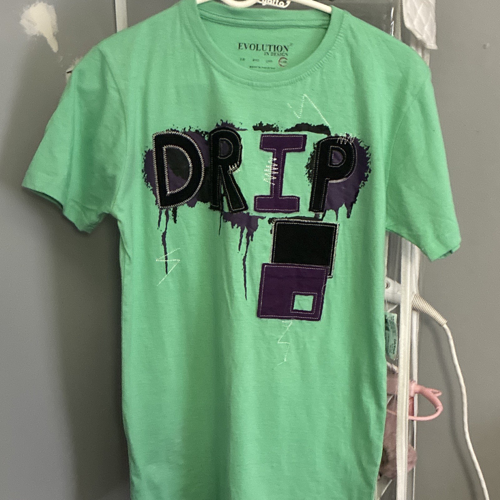 NWT Evolution In Design kids Green DRIP Graphic Crewneck Tee Size XL (18-20)