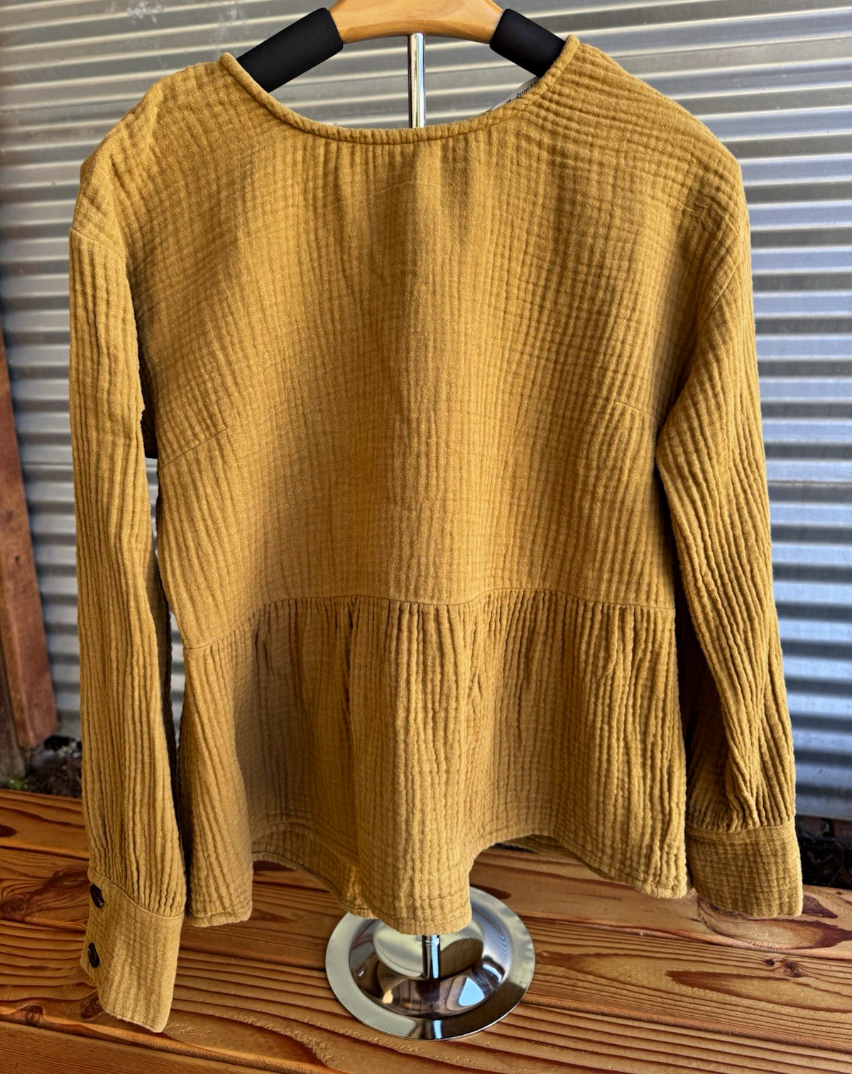 Casual everyday summer Madewell button back long sleeve peplum size xs