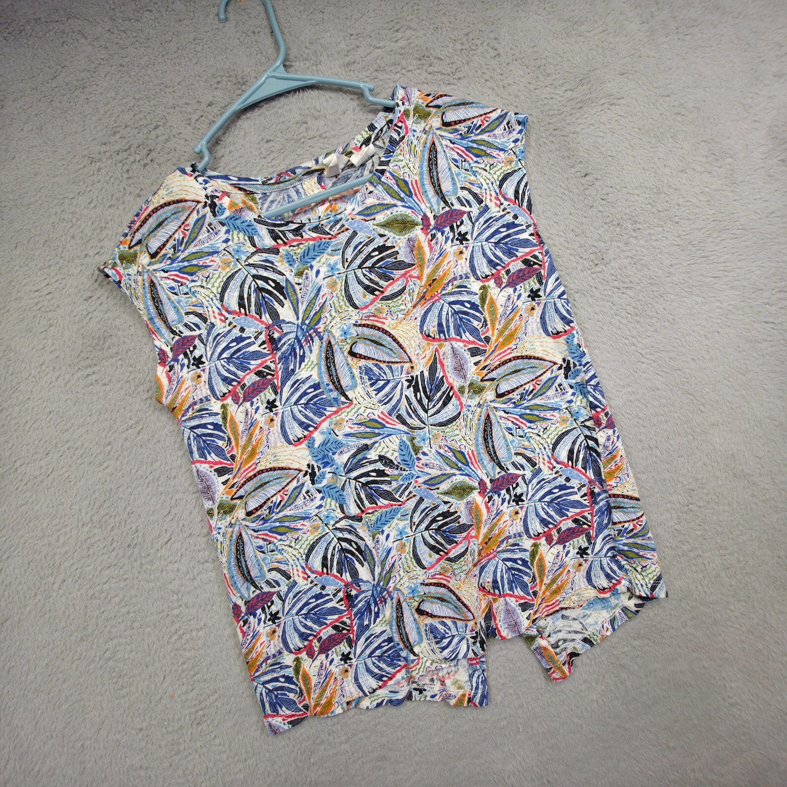 C&C California Top Womens M Blue Button Down Back Linen Floral Tropical Coastal