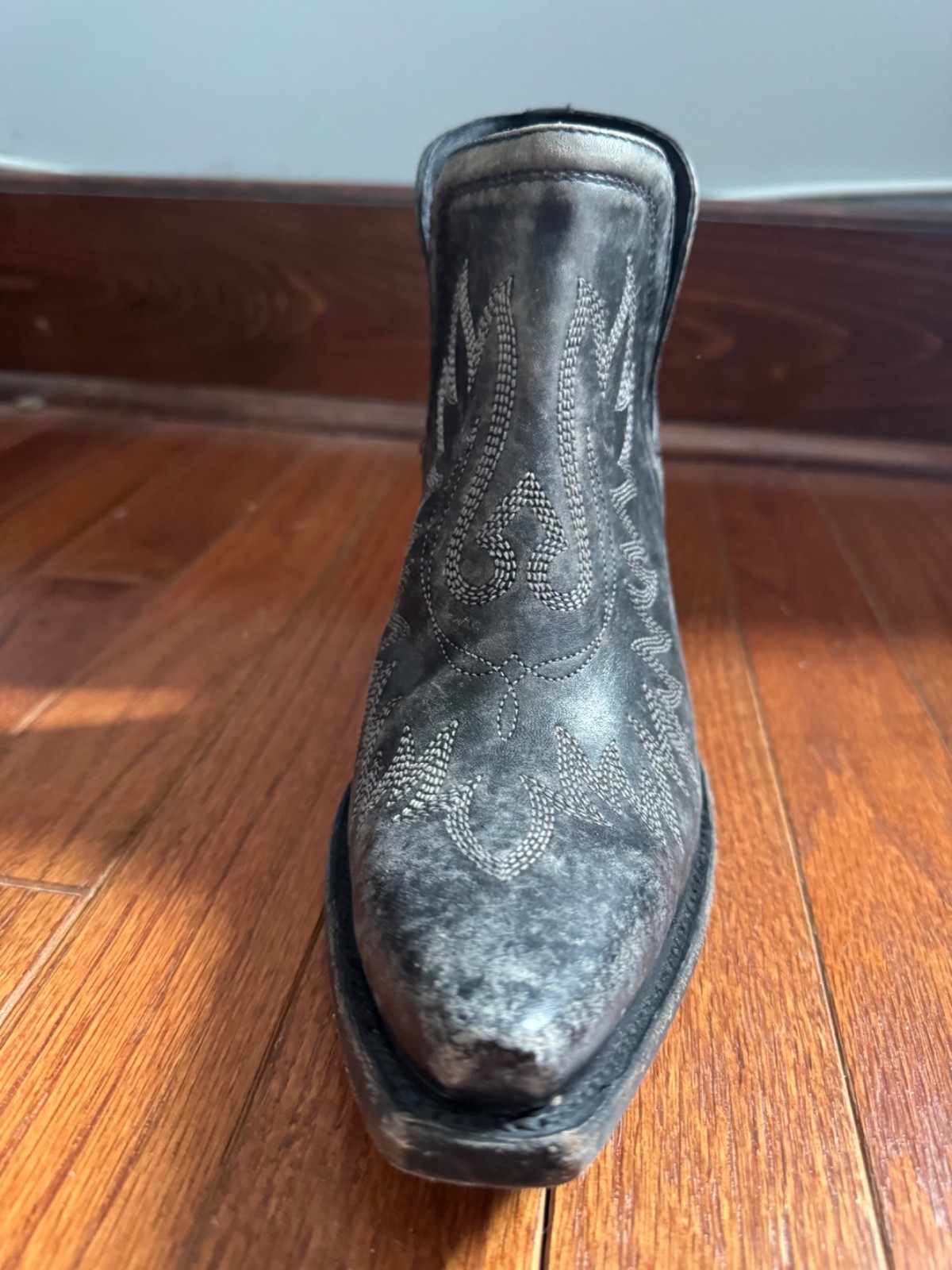 Authentic Ariat Genuine Leather Grey Distressed Low Boots