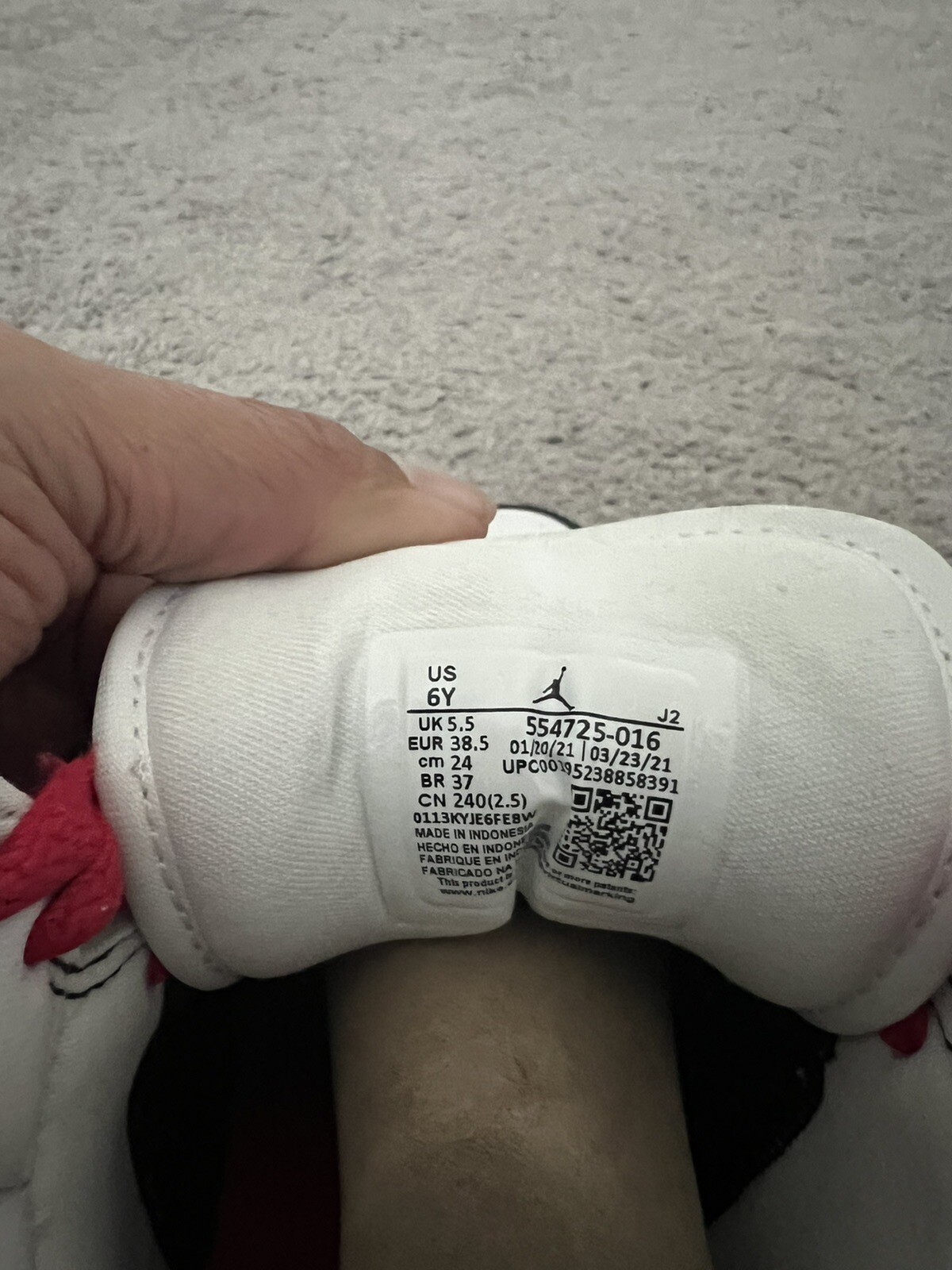 Sz 6 Y Nike Air Jordan 1 Mid GS Black Red White GS