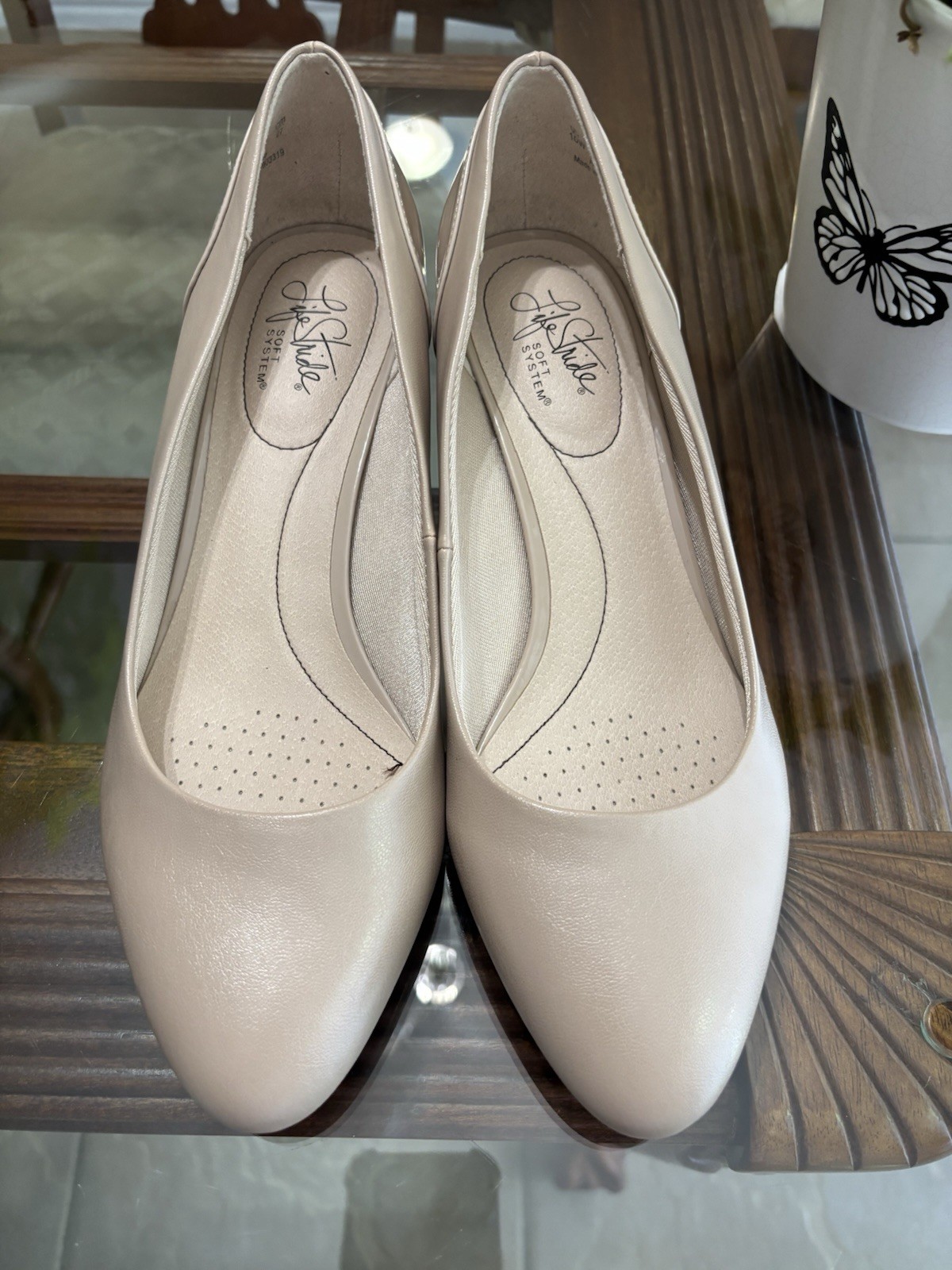 LifeStride Beige Solid Pumps Round Toe Slip On Comfort Logo Womens UK 8 EU 40