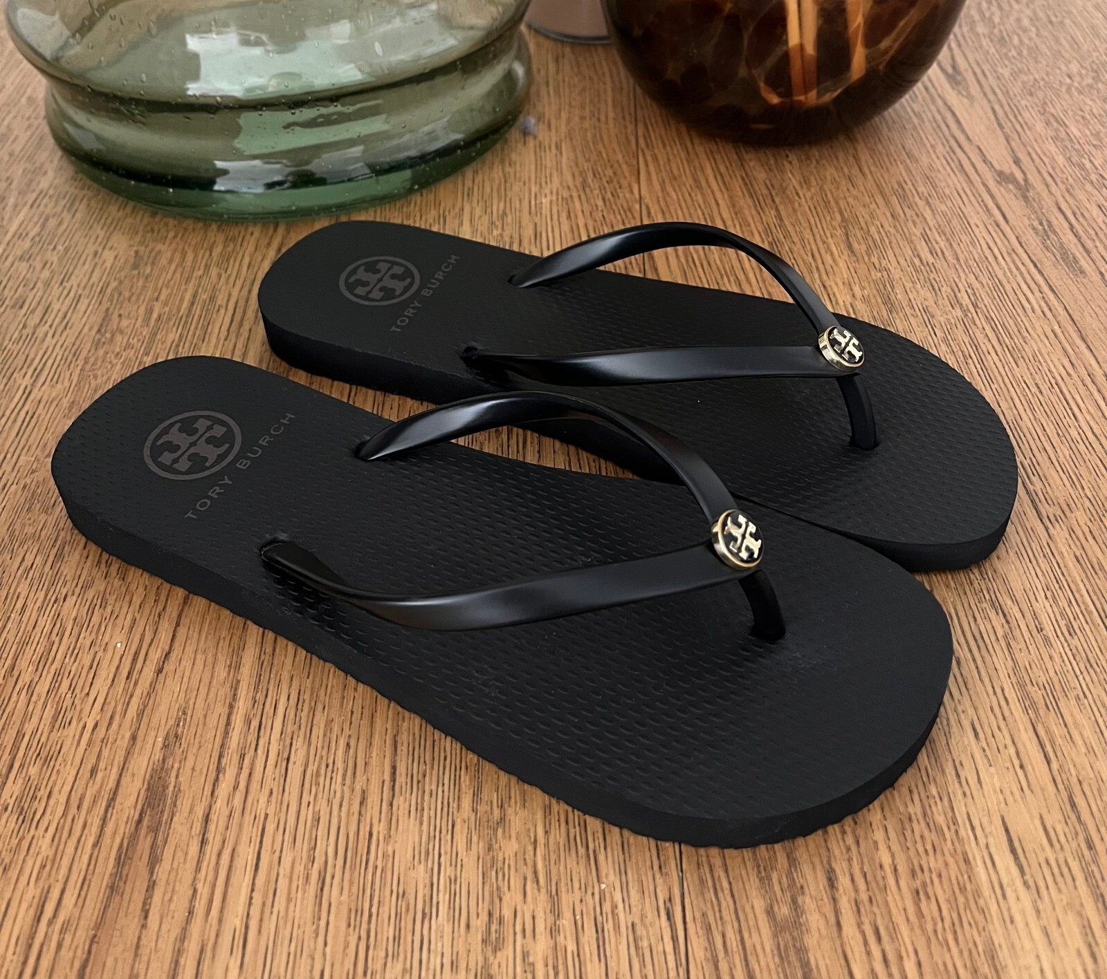 TORY BURCH Flip Flops 6 Black Flats Thin Strap Sandals