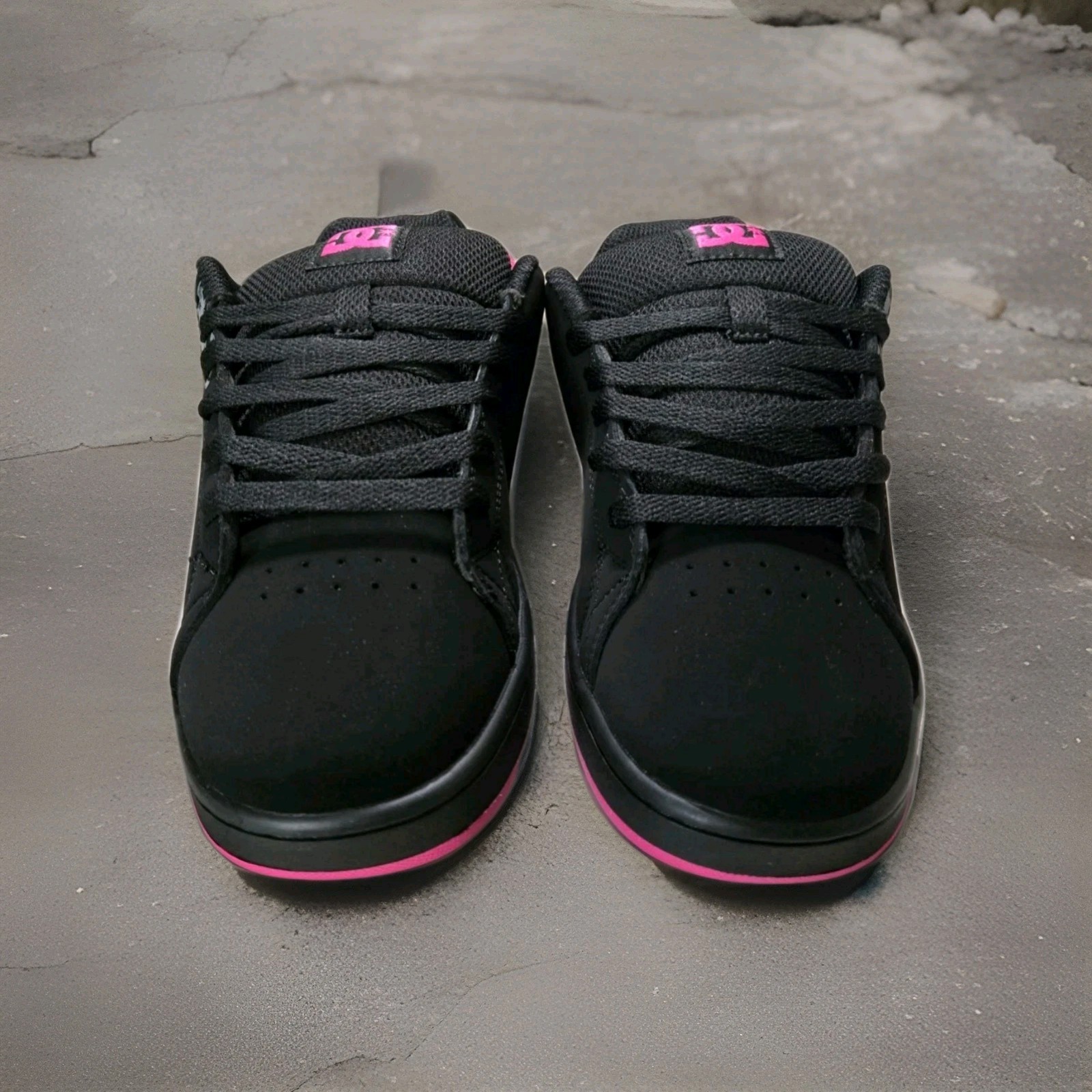 Women’s DC Gaveler – Black/Pink