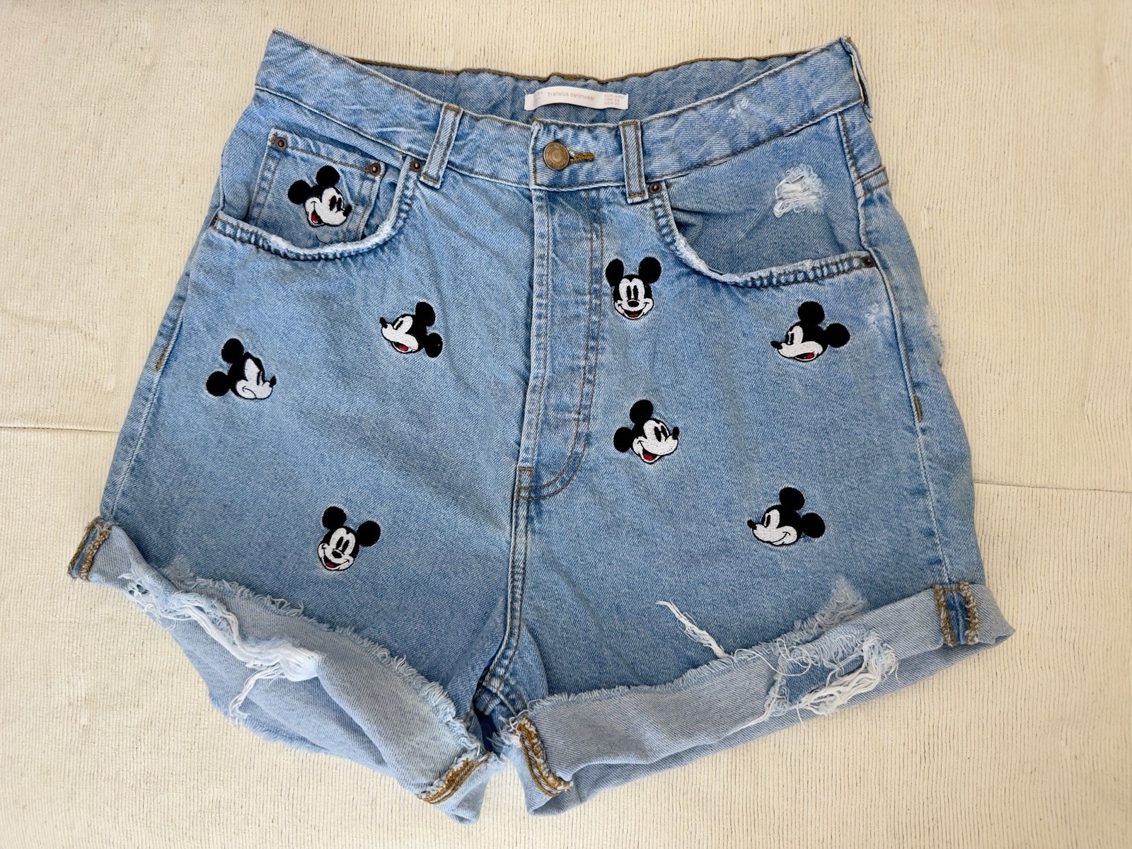 ZARA Mickey Mouse Embroidered Cut Off Denim Shorts Light Blue. READ DESCRIPTION