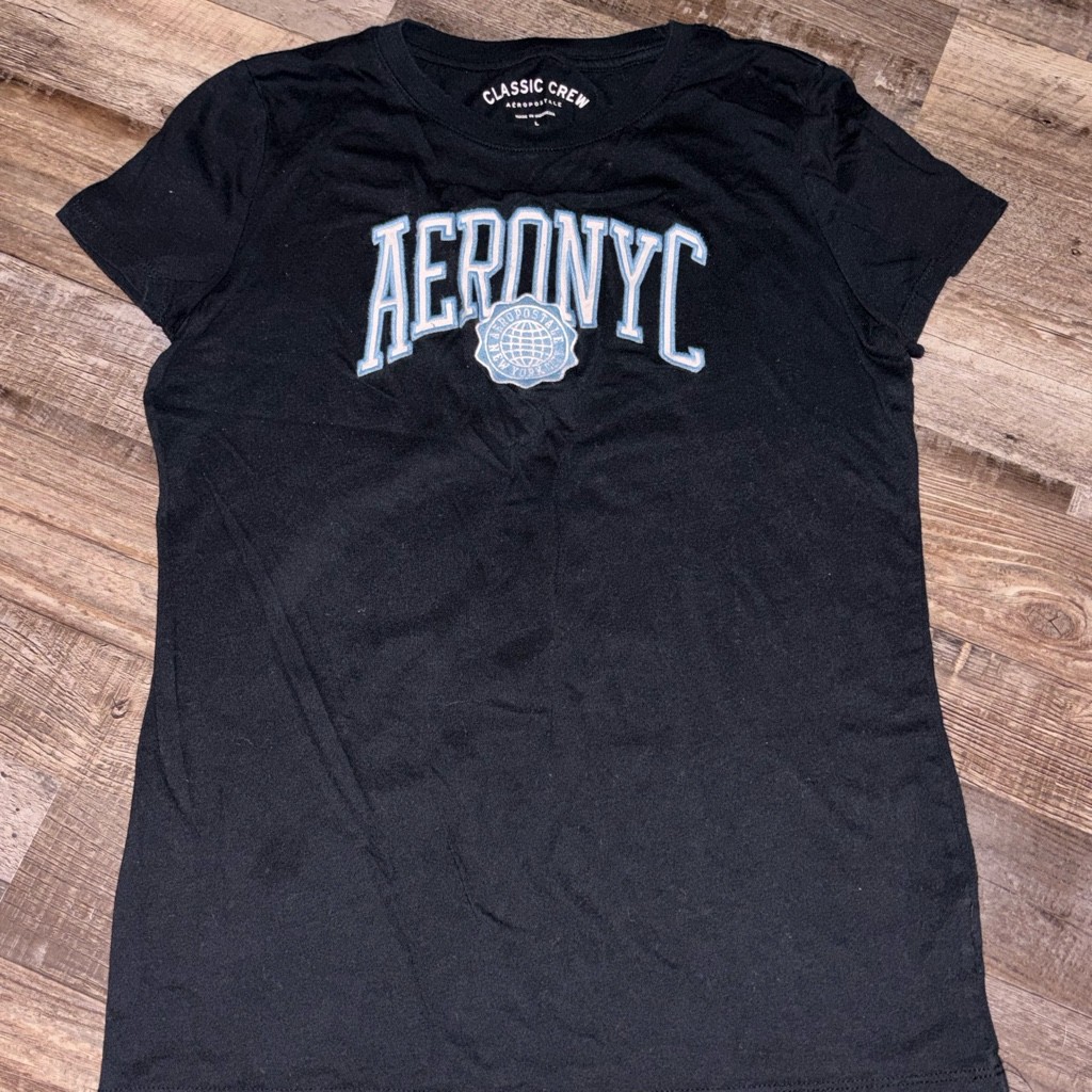 Aeropostale AERONYC Graphic Tee – Navy Blue Size Large
