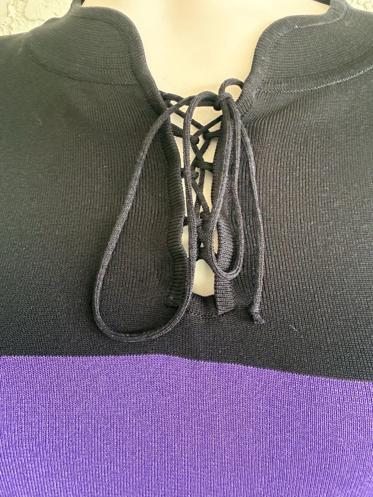 EXCLUSIVELY MISOOK Top Black Purple Colorblock Lace Up Neckline 3/4 Sleeve S