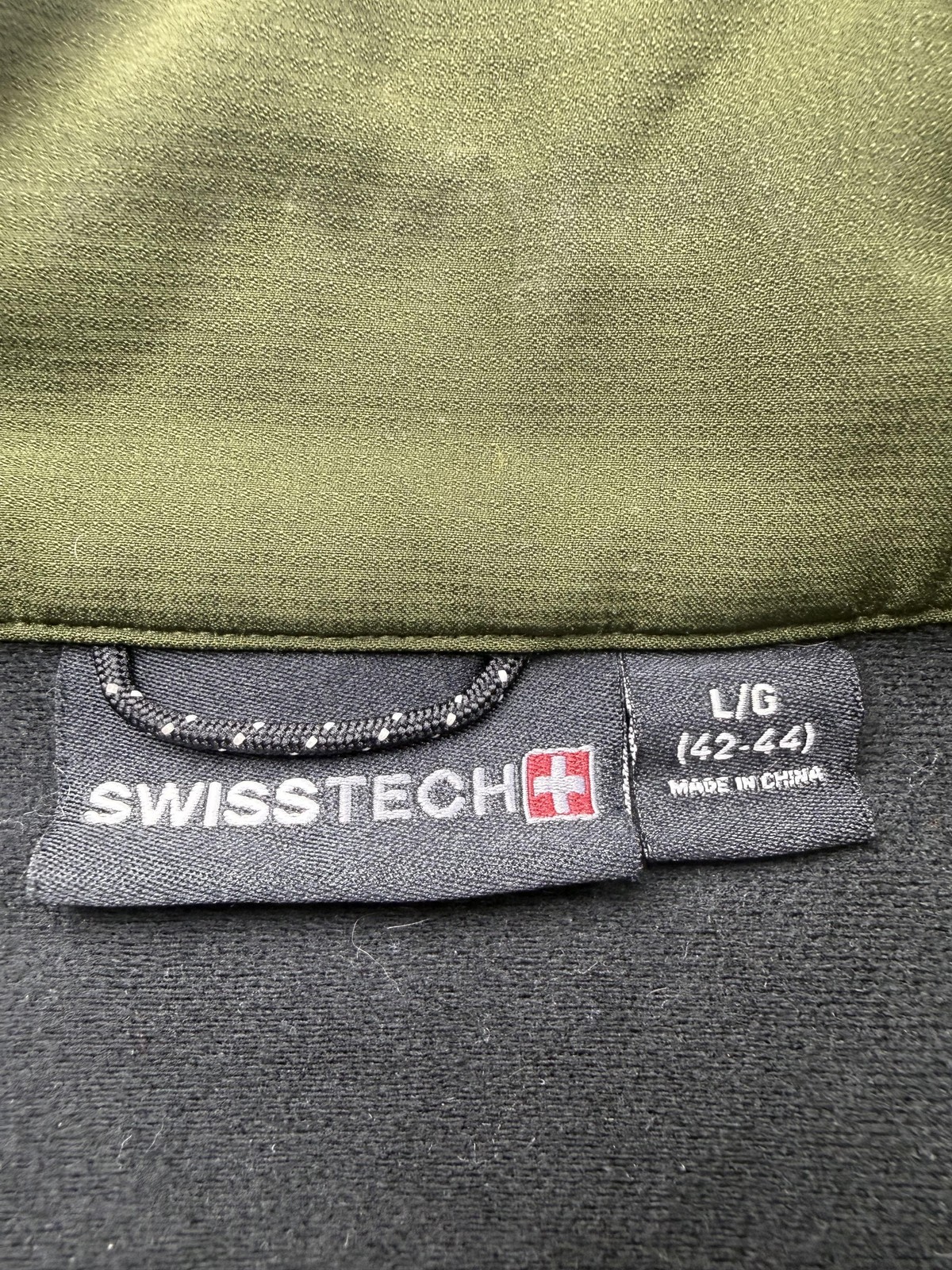 SwissTech Jacket Mens Large Green Softshell Full Zip Lined Outdoor Hiking