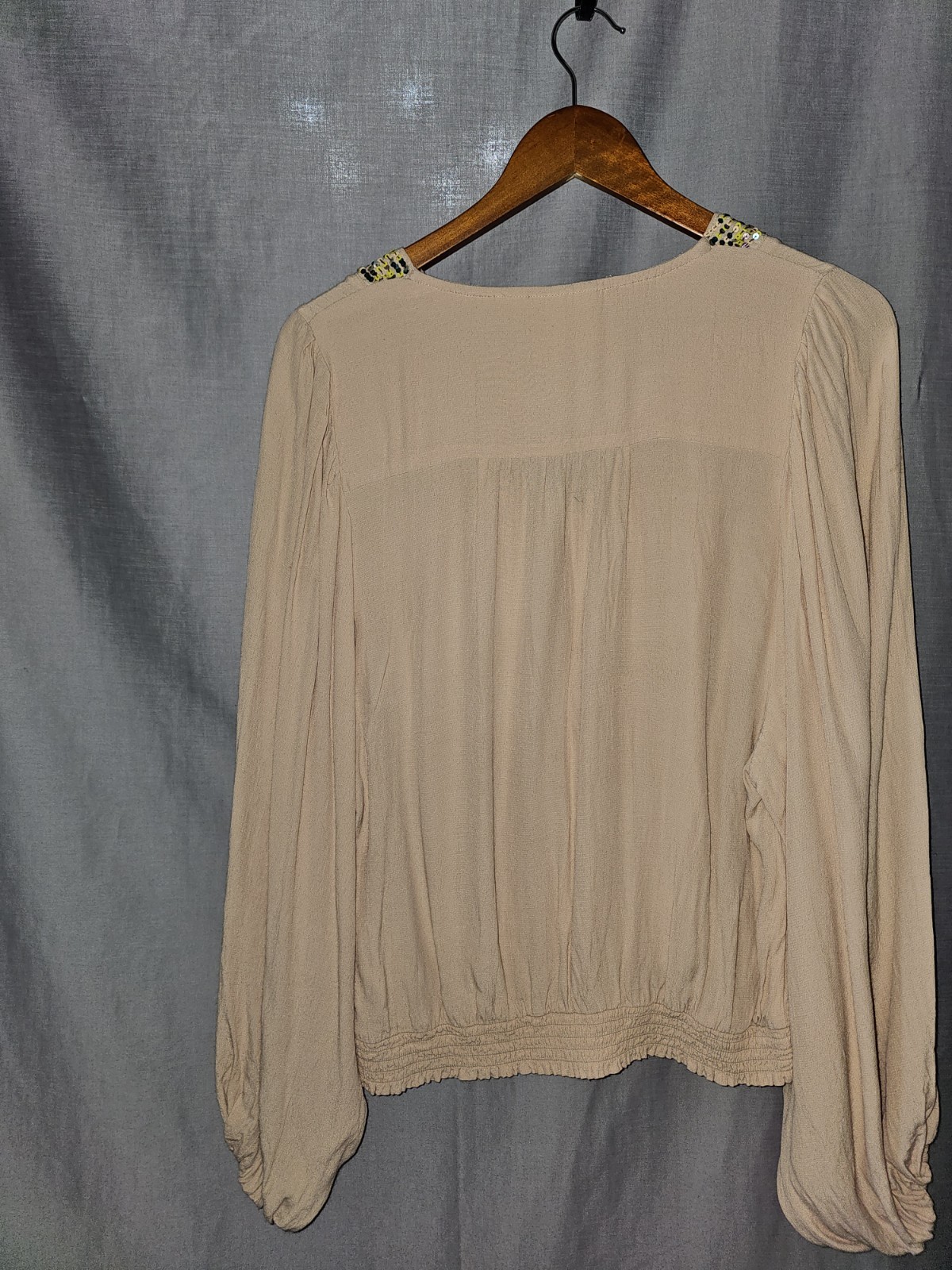 Maeve Beige Sequin V-Neck Balloon Long Sleeve Woven. boho. Blouse Top Size M