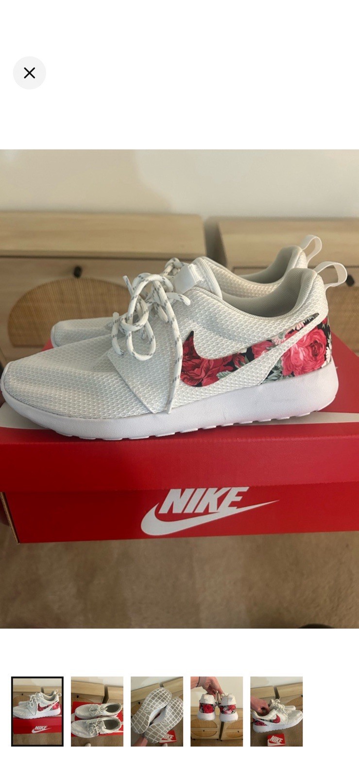 Nike Roshe Low Top Lace-Up Athletic Sneaker White Red Floral Swoosh