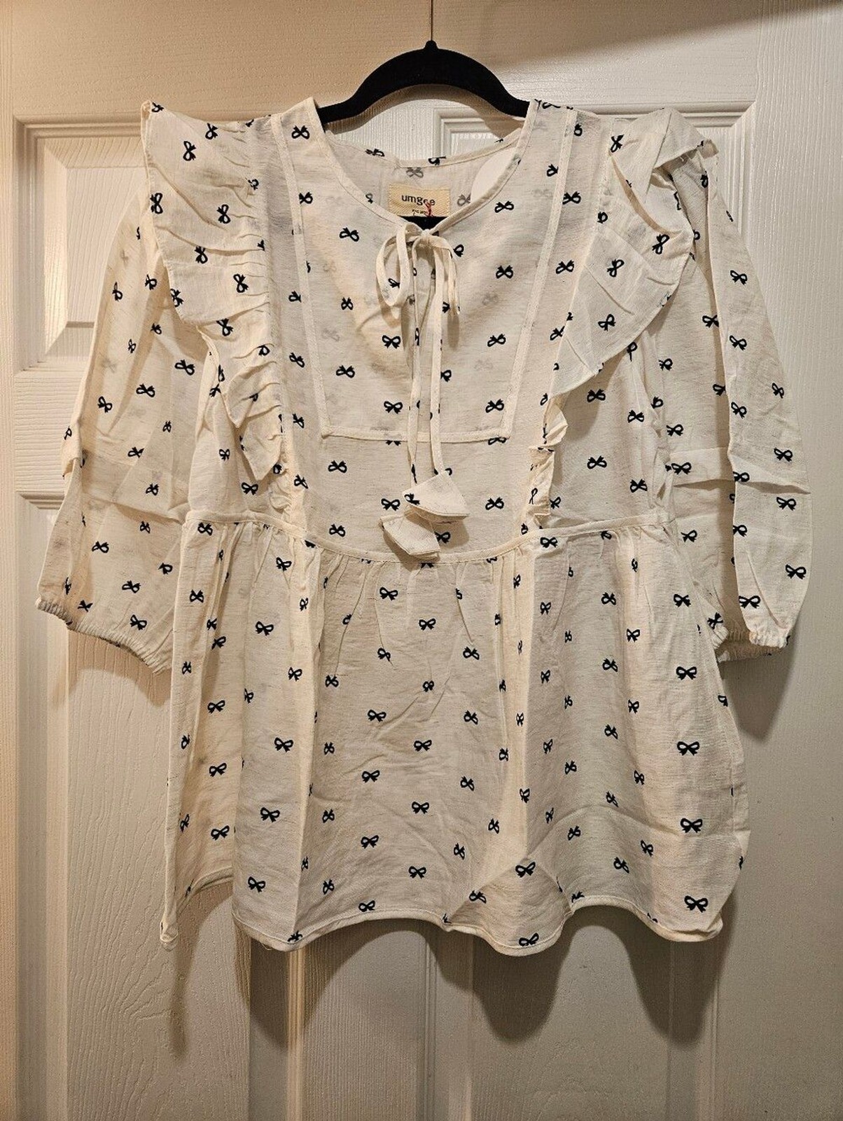 Umgee White Blouse with Black Bow Print Size Small