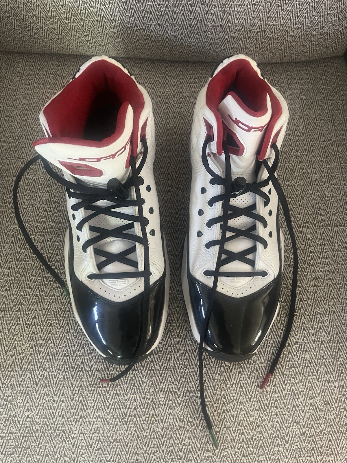 Jordan Men’s Mid Top Athletic Sneakers Lace-Up Colorblock White/Black/Red