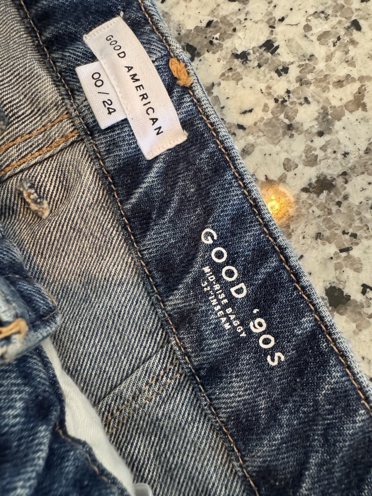 Good American Good ’90s Relaxed Mid Rise Baggy Distressed Jeans NWOT Size 00/24