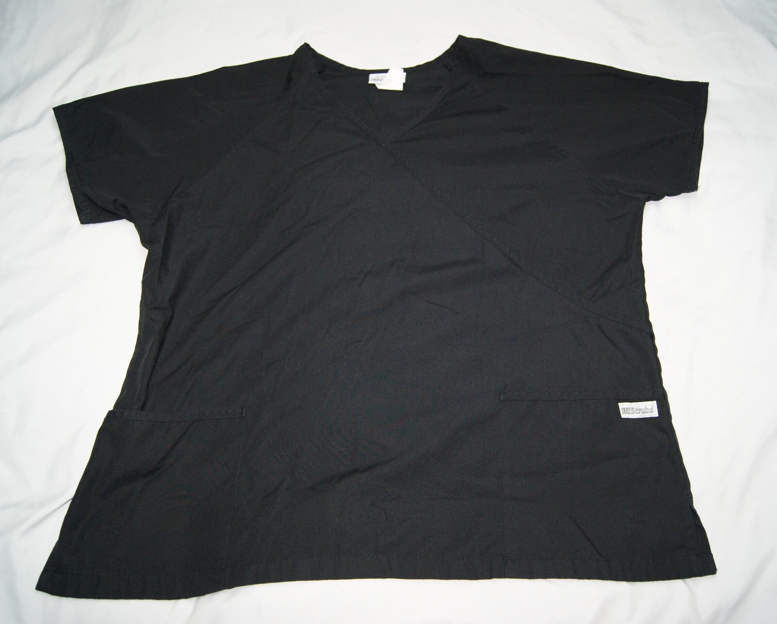 UA uniform advantage scrubs women’s XL scrub top v-neck with pockets black