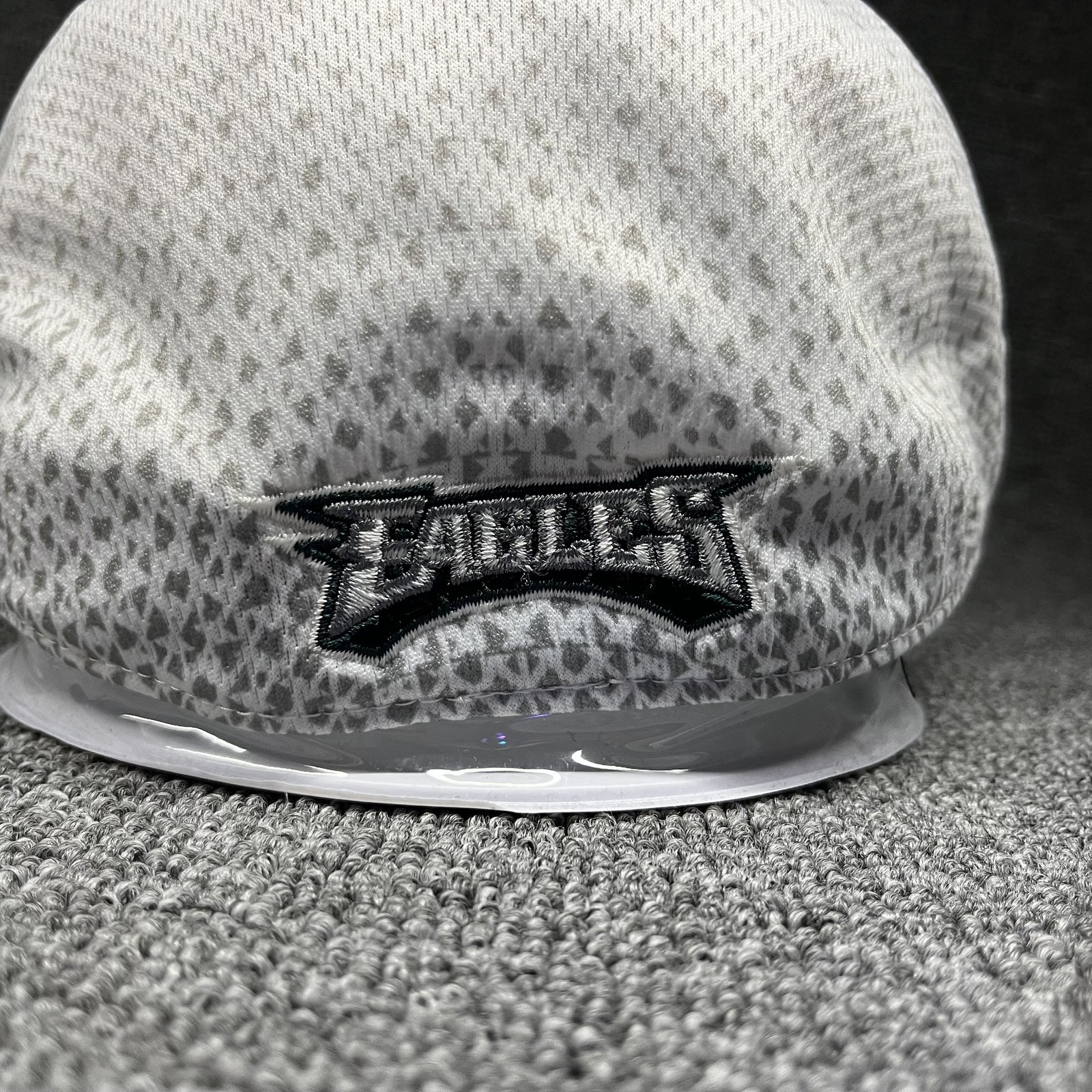 NFL Philadelphia Eagles Fitted Cap Curved Brim White Hat Unknown Size