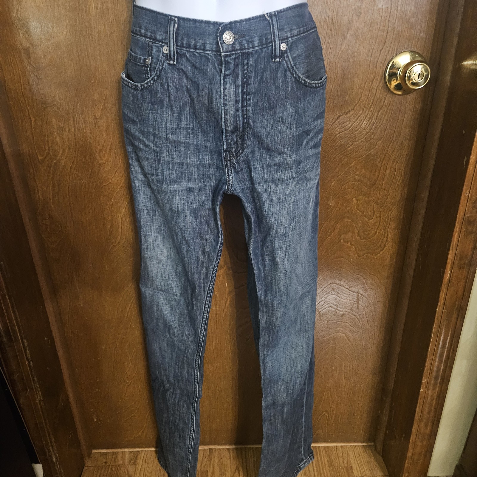 Levi’s Straight Blue Denim Jeans Regular Fit Mid Rise Solid Zip/Button 5-Pocket