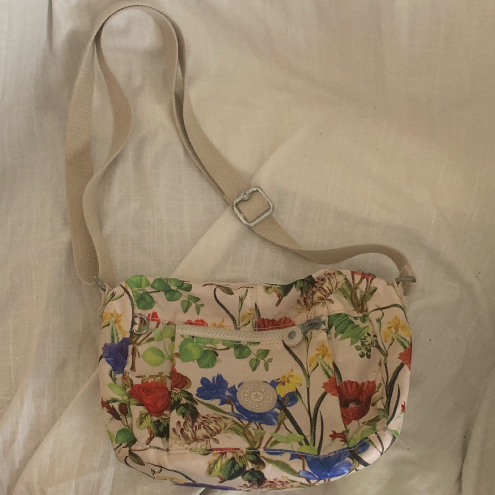 Kipling Beige Multicolor Floral Crossbody Bag Zip Closure w/ Adjustable Strap