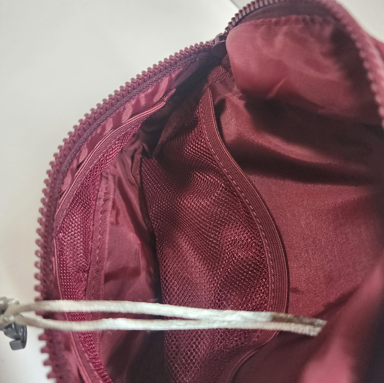 C.C Everyday Solid Color Zipper Cross Body Belt Bag Fanny Pack Burgundy EUC