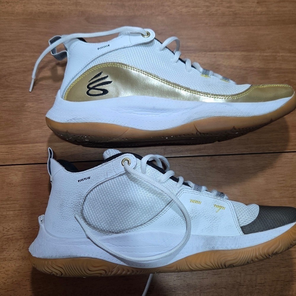 Stephen Curry Under Armour Curry Shoes White Gold Men’s 9 | Charity Listing