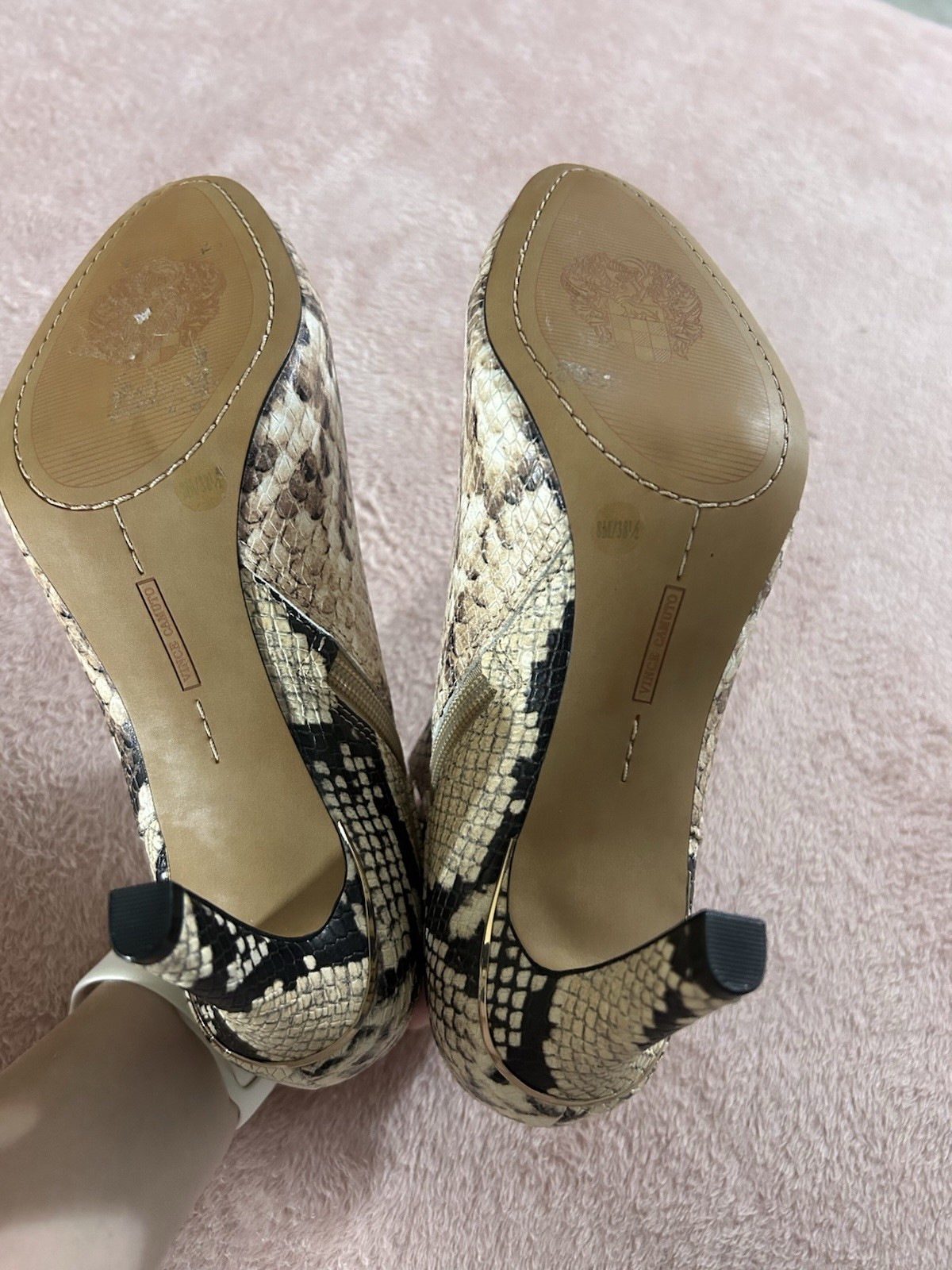Vince Camuto Snakeskin Print Leather Ankle Booties Size 8 High Heel Side Zip