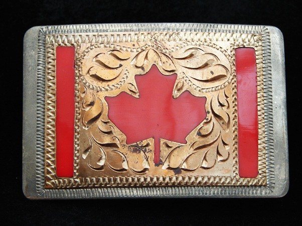 PD23165 VINTAGE 1970s **FLAG OF CANADA** ENGRAVED TROPHY STYLE BELT BUCKLE