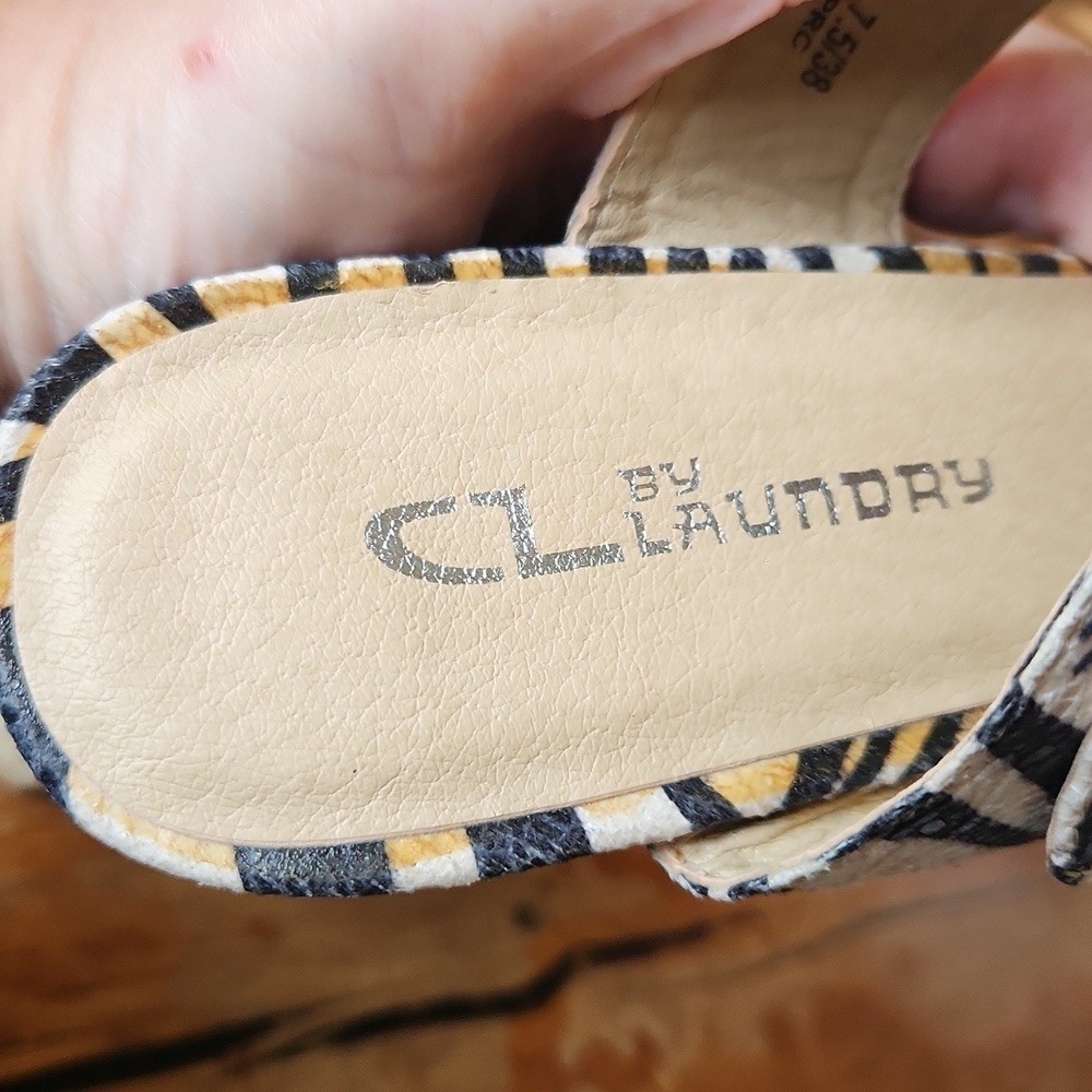 CL by Laundry Taylor Zebra Slide wedge heel Patten Leather Sz 7.5