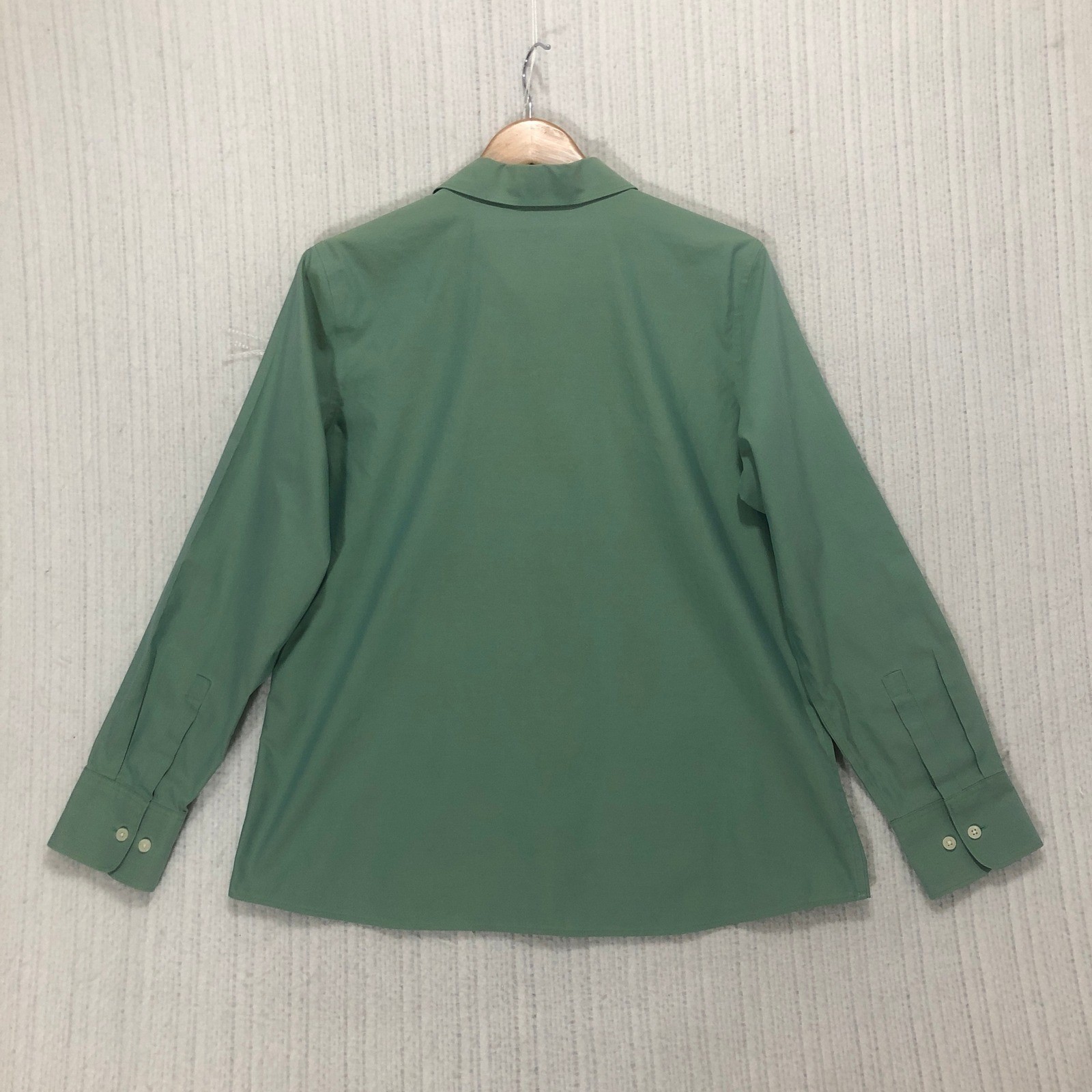 Eddie Bauer Women’s Large Button-Up Shirt Wrinkle Resistant Long Sleeve