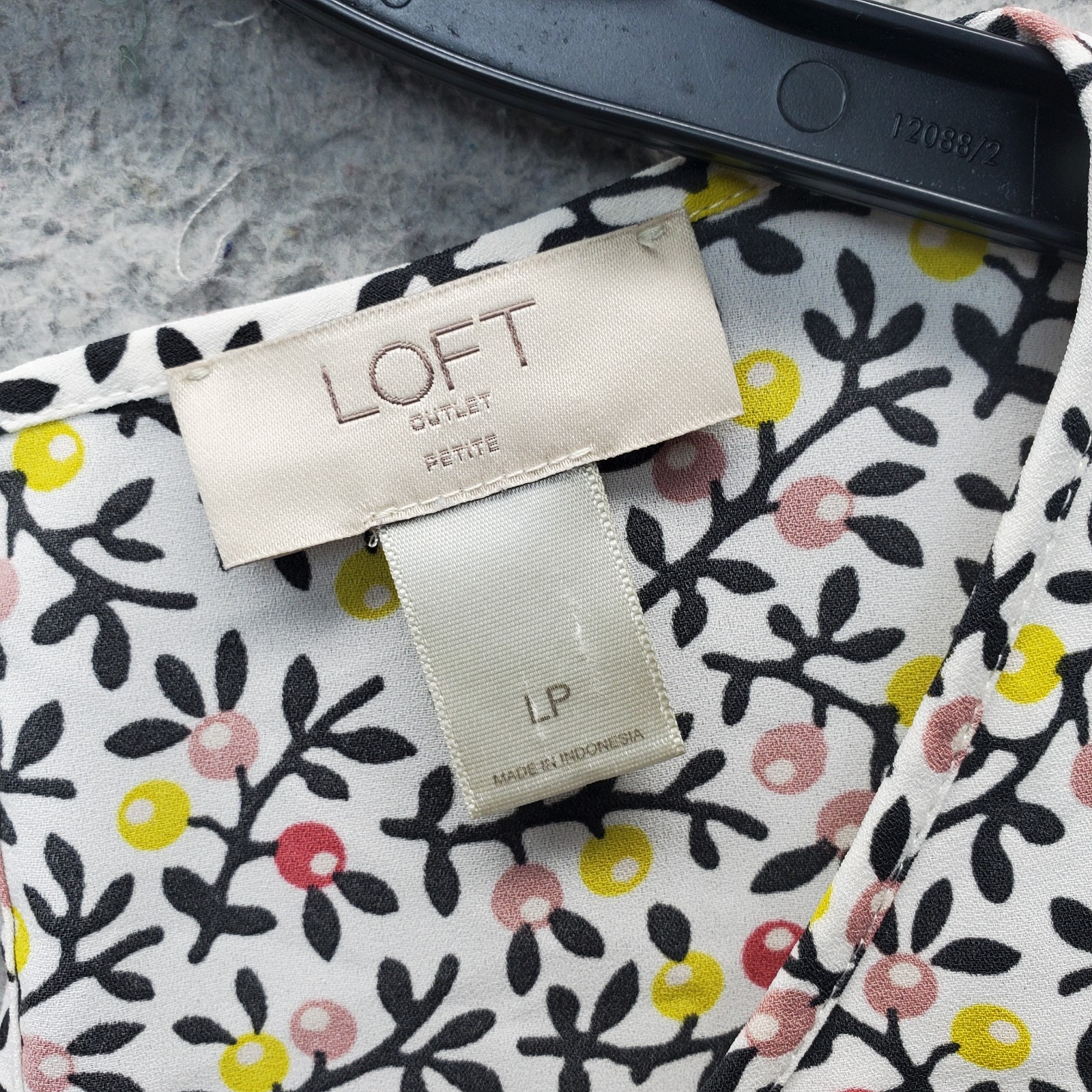 LOFT Outlet Blouse Top Womens PL Multicolor Garden Art Print Pintuck Detail Slit