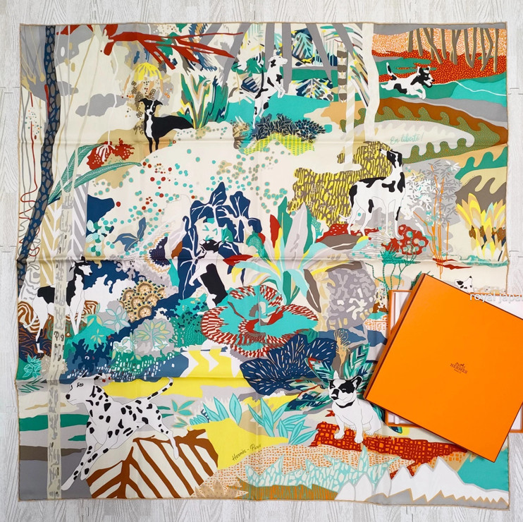 Unused w/box HERMES Carre 90 En Liberte ! Dog 35in Silk Scarf 90cm US duty free