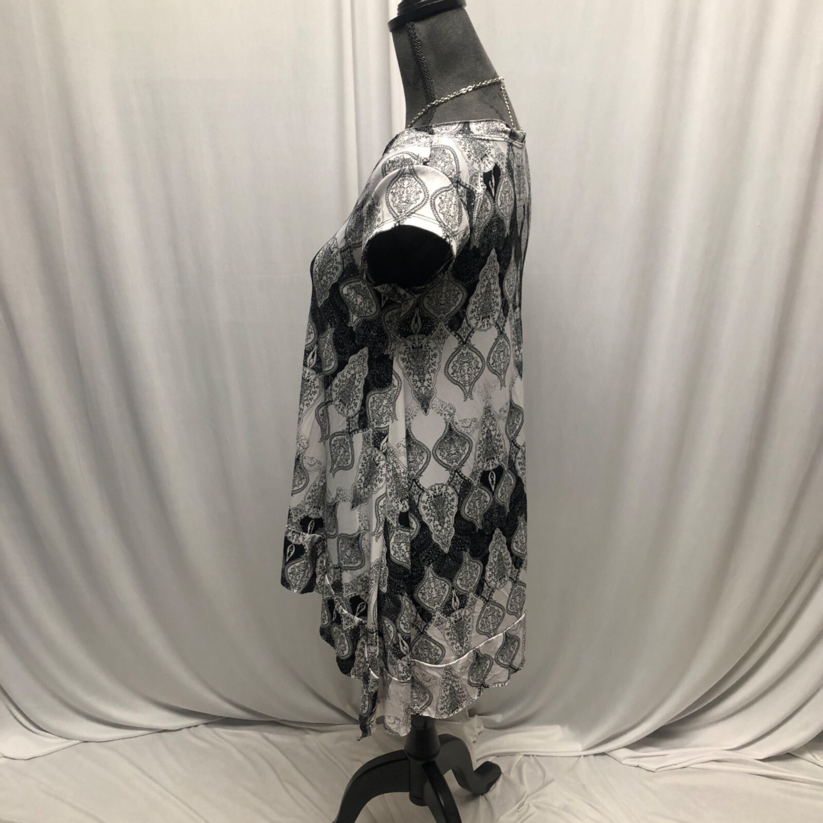Nicola Anton Tunic Womens Size Medium Black White Raw Edge Neck Hem Stretch Top