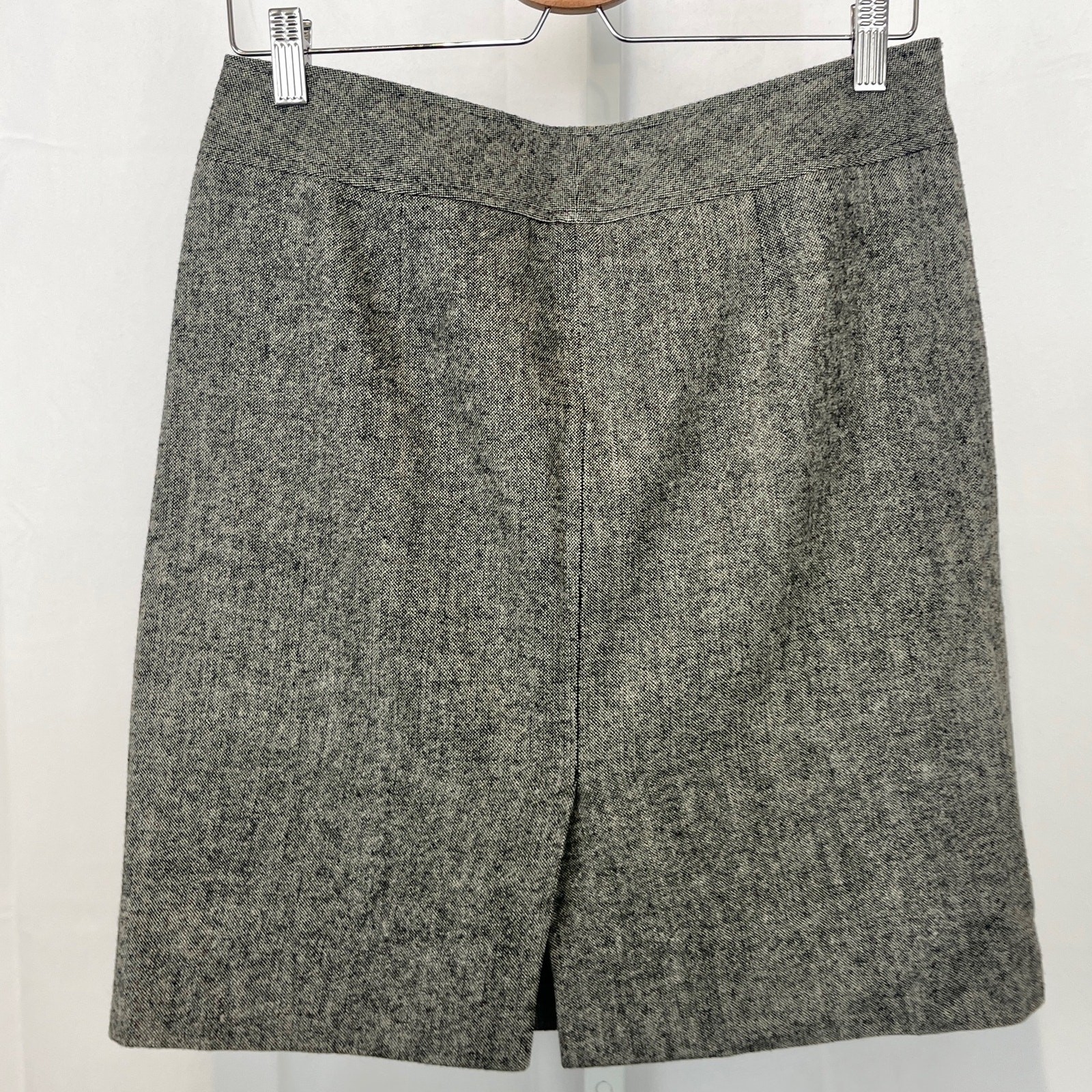 EDDIE BAUER Wool Viscose Tweed Skirt Zip Fly Above Knee Lined Gray Black Size 4