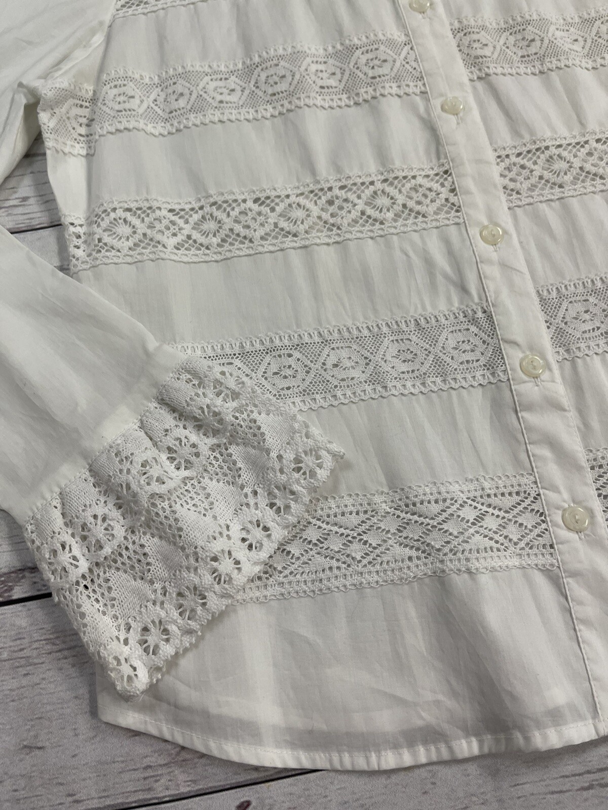 Apostrophe White Long Sleeve Button Up Lace Women’s Size 8