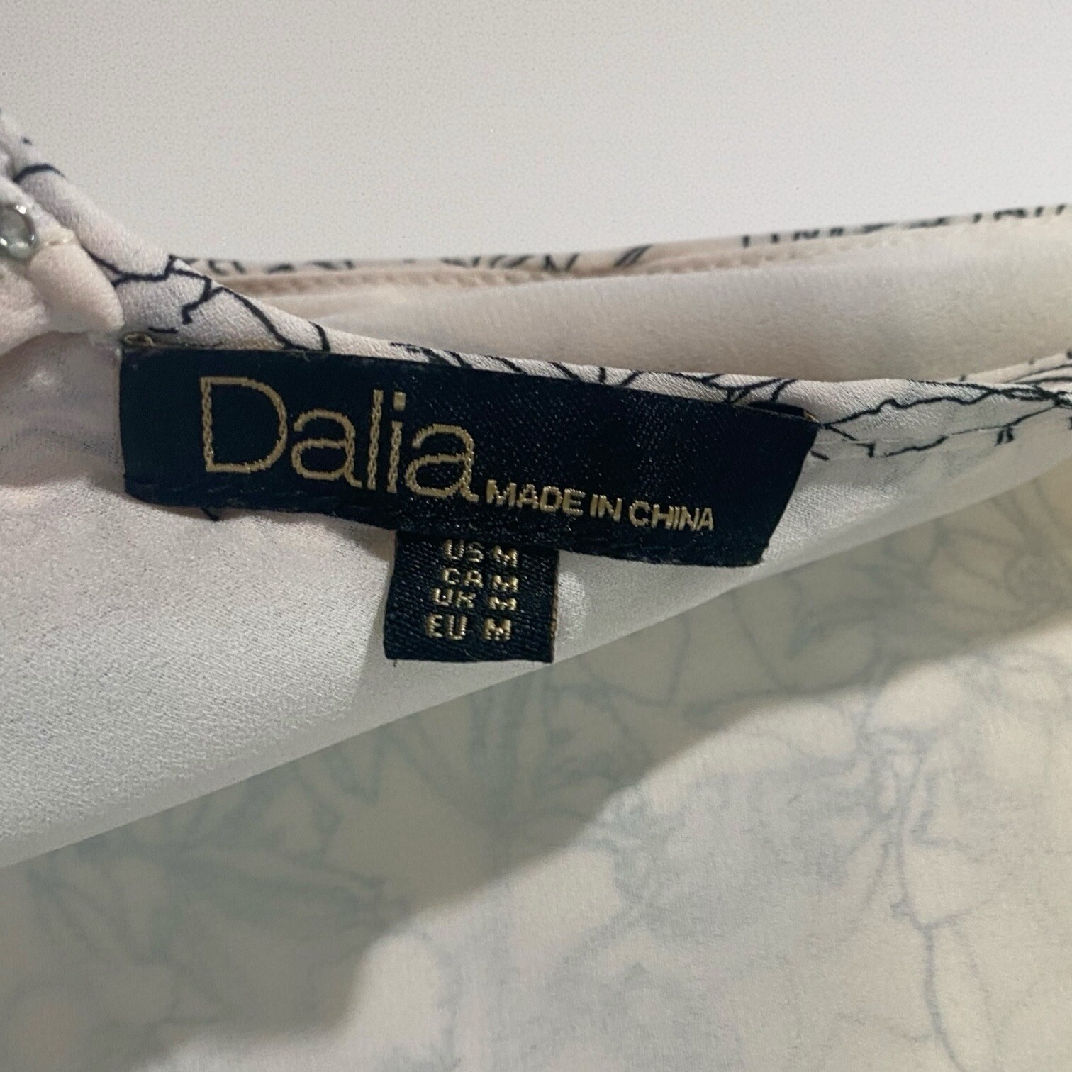 Dalia Womens Floral Sleeveless Layered Top Size Medium Split Back Summer Chic