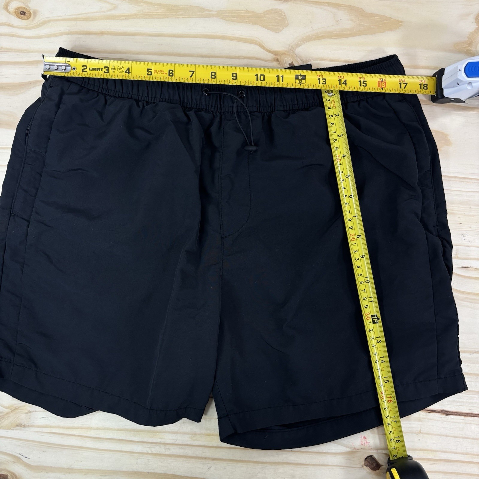 H&M Men’s Black Nylon Pull On Shorts XL Drawstring Zip Pockets Snap Back Pocket