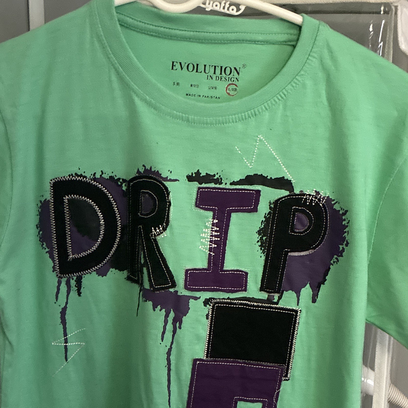 NWT Evolution In Design kids Green DRIP Graphic Crewneck Tee Size XL (18-20)