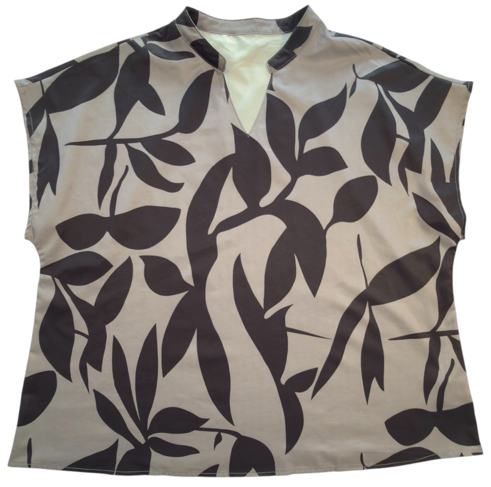 Emery Rose Curve SHEIN Gray with Black Leaves Womens 1XL Casual Loose Top
