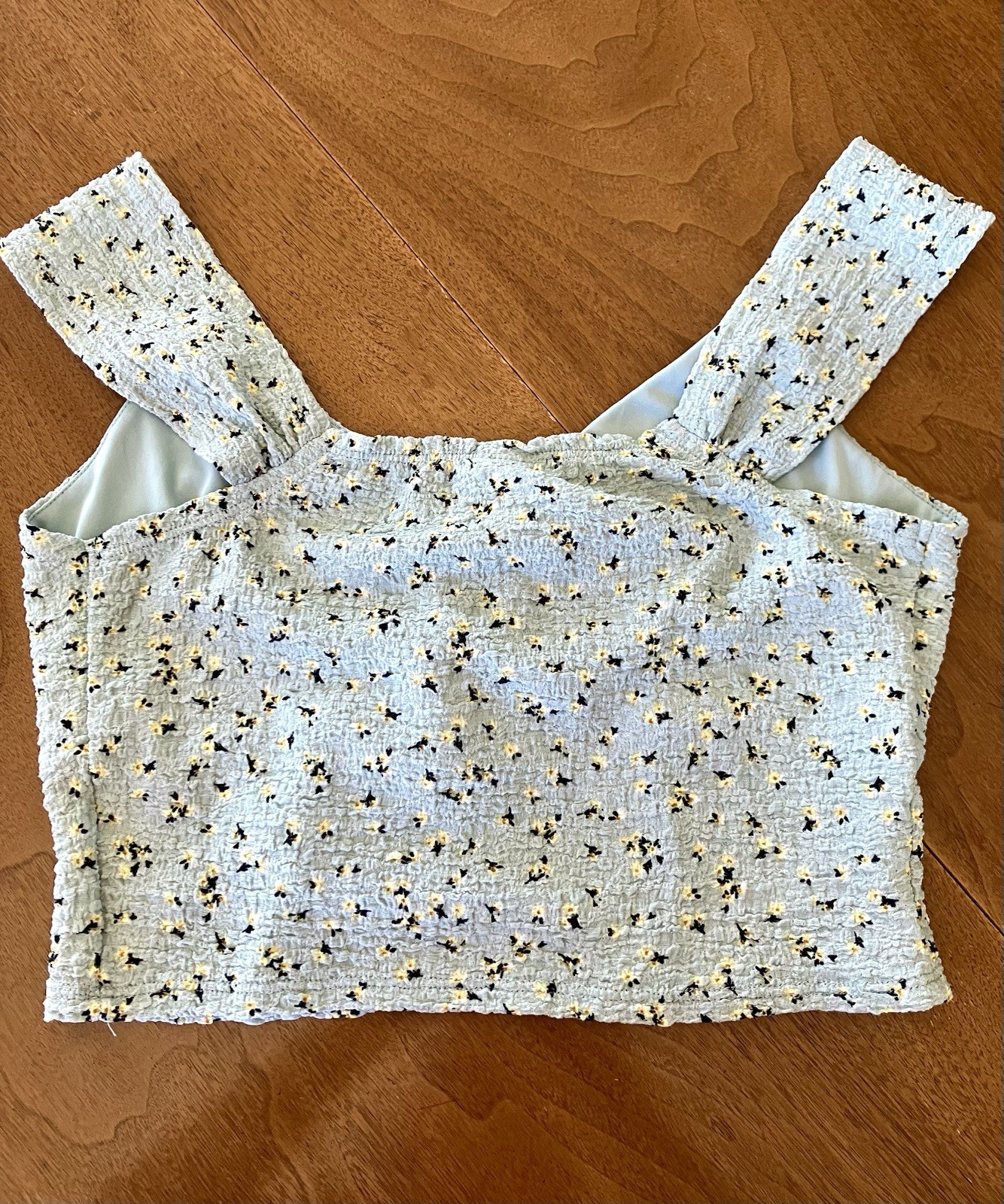 No Boundaries Boho Junior Med. (7-9) Sage Green Floral Cropped Top W/Tie Front