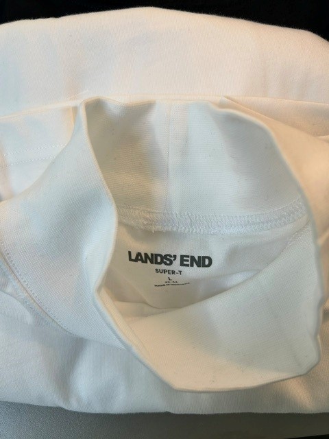 Lands End Men’s Super T Mock Turtle Neck in Large 1 WHite 1 Black