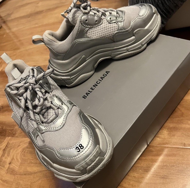 Balenciaga Triple S Women’s Silver Low Top Lace Up Logo Sneakers 524039 2021