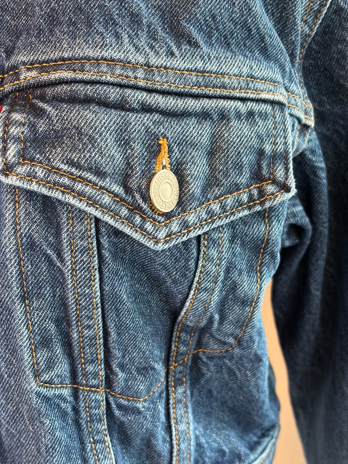 Levi’s Cropped Denim Jacket Womens Large Blue Trucker Jean Jacket Button Front